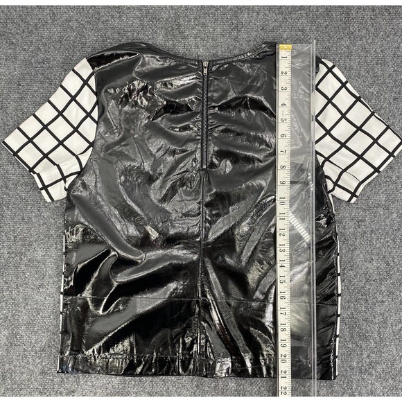 DO + BE Sz S Grid Print / Vinyl Back Top Short Sleeve Blouse NWT - Picture 10 of 11